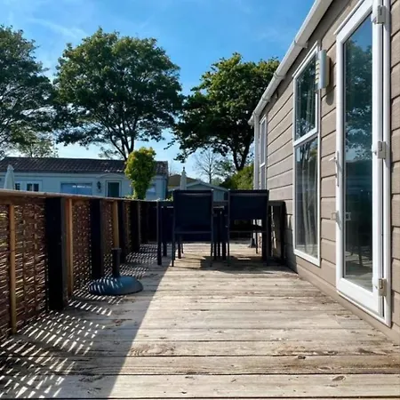 4 Persoons Stacaravan Op Camping De Bongerd Chalet