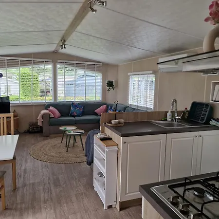 4 Persoons Stacaravan Op Camping De Bongerd