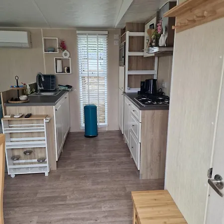 4 Persoons Stacaravan Op Camping De Bongerd Tuitjenhorn