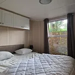 4 Persoons Stacaravan Op Camping De Bongerd Alpehytte