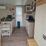 4 Persoons Stacaravan Op Camping De Bongerd Tuitjenhorn