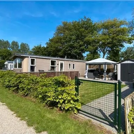 4 Persoons Stacaravan Op Camping De Bongerd Alpehytte Tuitjenhorn